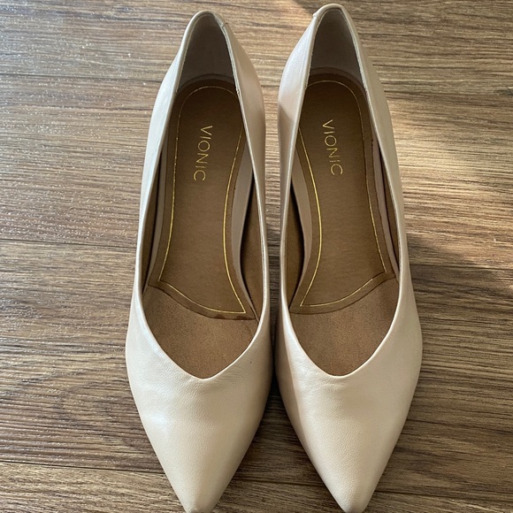 NEW! VIONIC WOMEN'S JOSIE kitten heel pumps. Size 10 - Picture 3 of 7